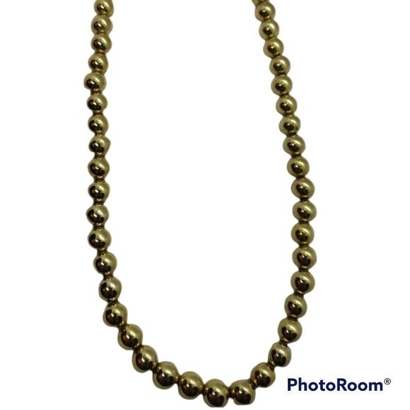 Jewelry - Gold tone beaded‎ pearl style necklace